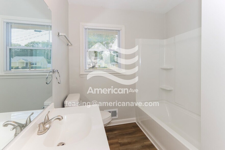 Building Photo - 1570 Engle Dr