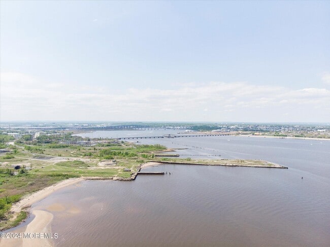 Building Photo - 5 Hilltop Ave