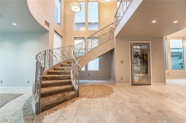 Building Photo - 980 Vegas Valley Dr