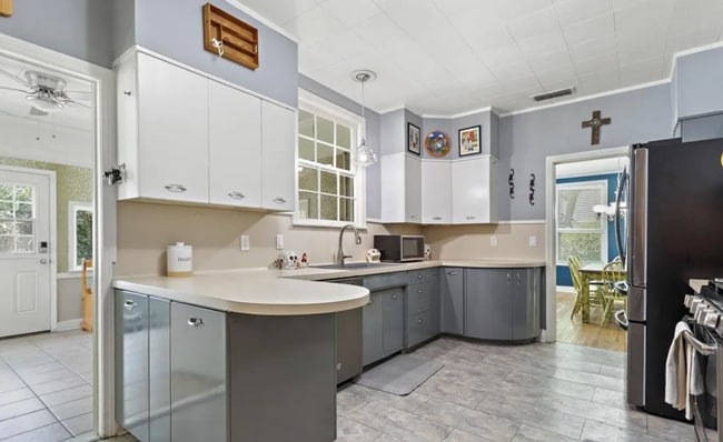 Building Photo - 1413 Augusta Ave