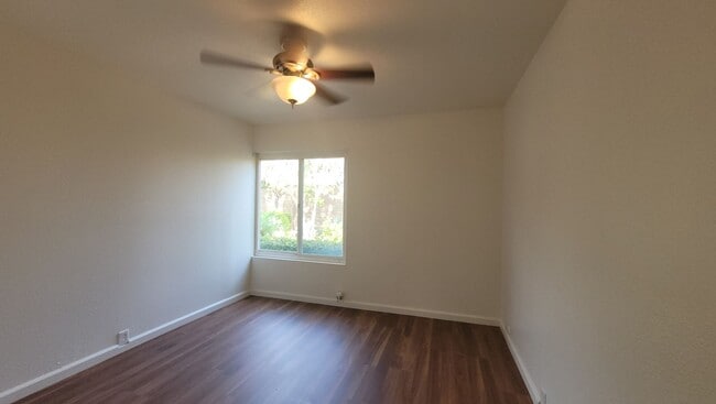 Building Photo - 2 bed 2 bath centrally located in Rancho B...