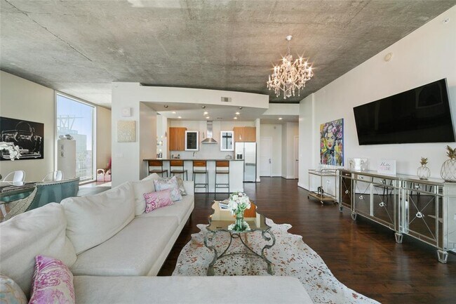 Building Photo - 5925 Almeda Rd