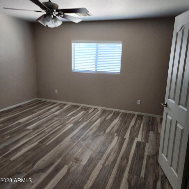 Building Photo - 15864 W Evans Dr