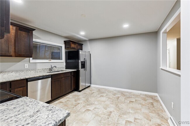 Building Photo - 4 1st St