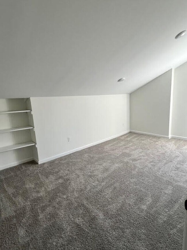 Building Photo - 1424 California Ave