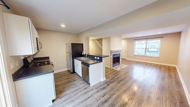 Building Photo - 5078 Stoneybrook Blvd