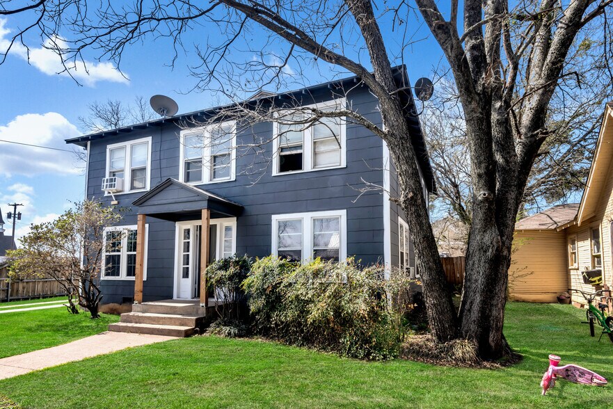 Building Photo - 305 N Robinson St