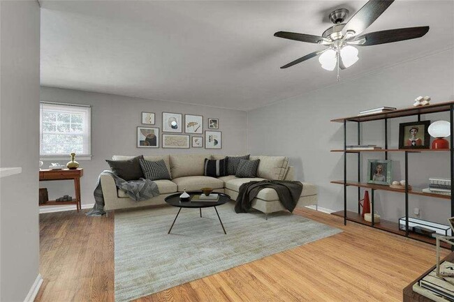 Building Photo - 799 Marstevan Dr NE