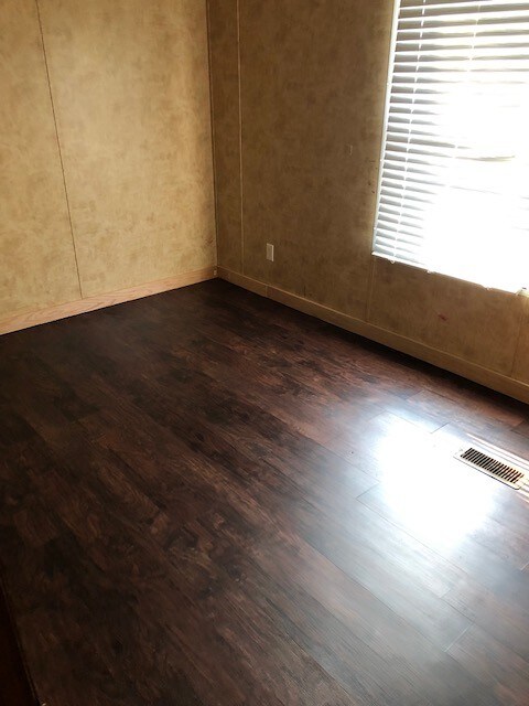 Building Photo - 28381 Petes Hwy