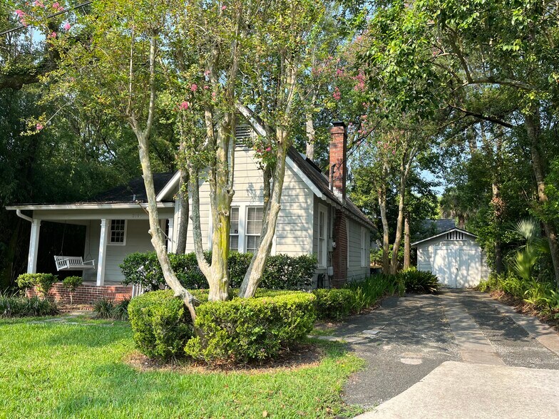 Building Photo - 2140 Arcadia Pl