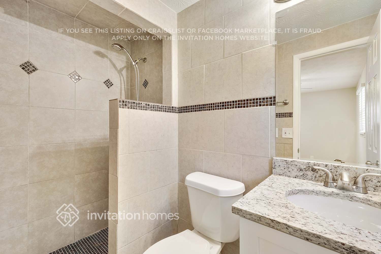 Building Photo - 428 La Paz Pl