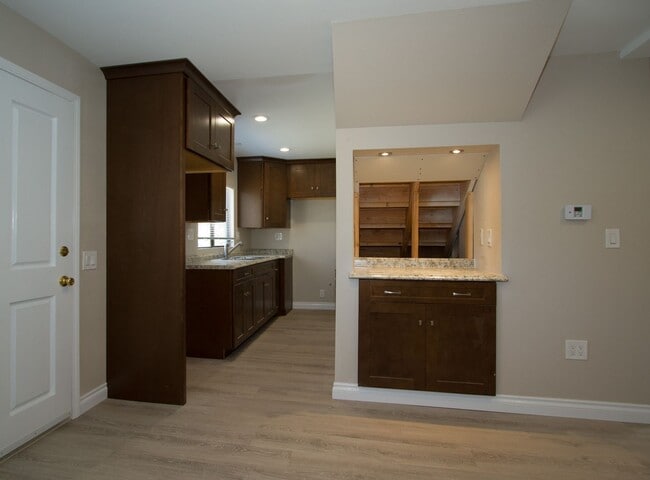 Building Photo - 2 Bedroom, 1 Bath with view of the Bay in ...