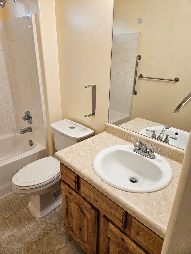 Building Photo - 1023 W Boston Ct