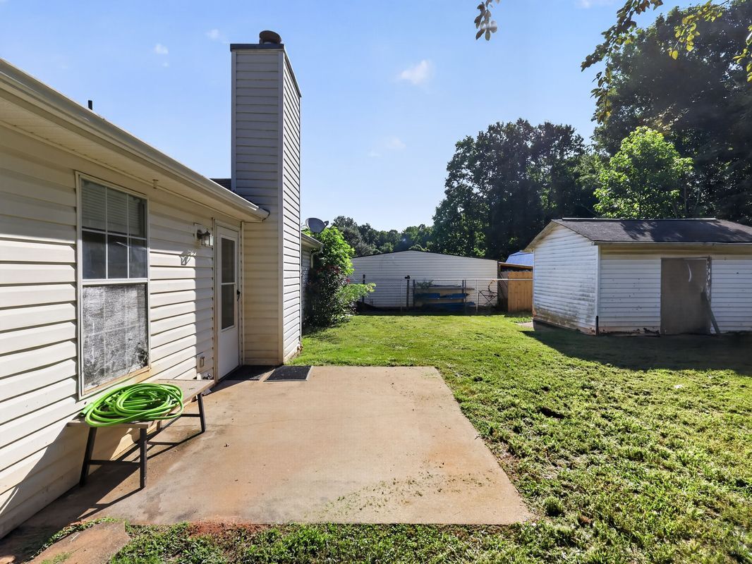 Building Photo - 22 Canterbury Dr
