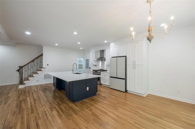 Building Photo - 1018 Berne St SE