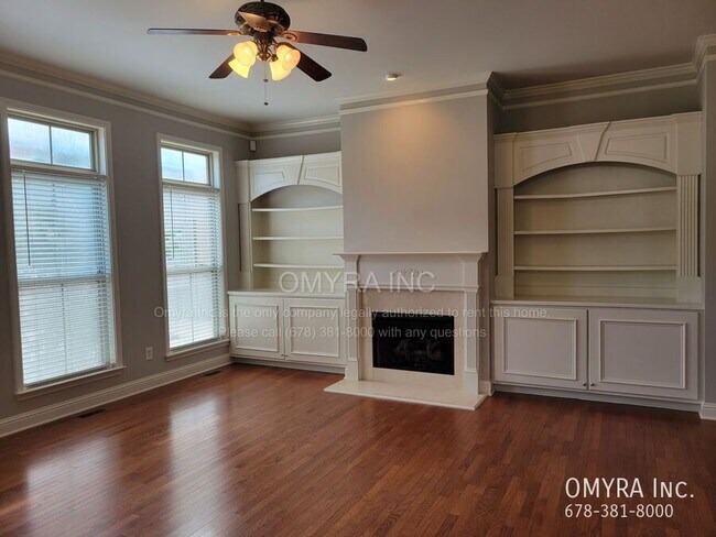 Building Photo - Luxurious 3 Bedroom Townhouse in Atlanta!