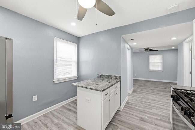 Building Photo - 4029 Grant St NE