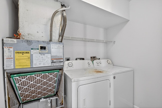 Building Photo - 5352 Bosque Ln