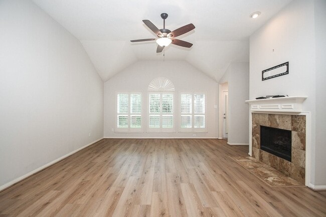 Building Photo - 2218 Millerton Ln