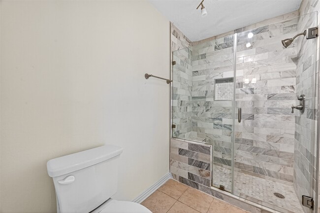 Building Photo - 1803 Cottage Landing Ln