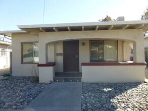 Building Photo - 3-Bed/1-Bath Plus Bonus Room That Can Be Used as 4th Bedroom. Walk to Santa Clara University! Ava...