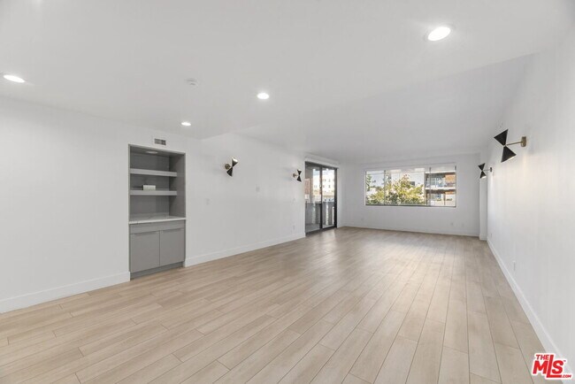 Building Photo - 1118 3rd St