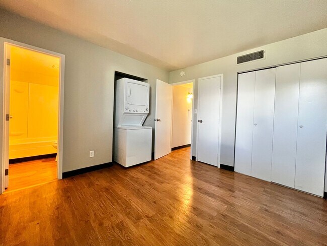 Building Photo - NShields632 (KC-LN-KB)