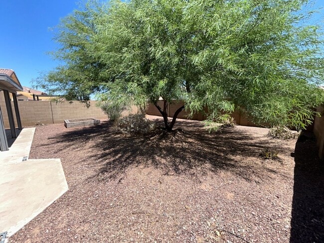 Building Photo - 12521 W Myer Ln