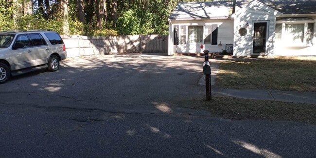 Building Photo - 767 Cedar St