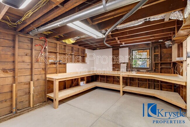 Building Photo - 1616 Fern Pl