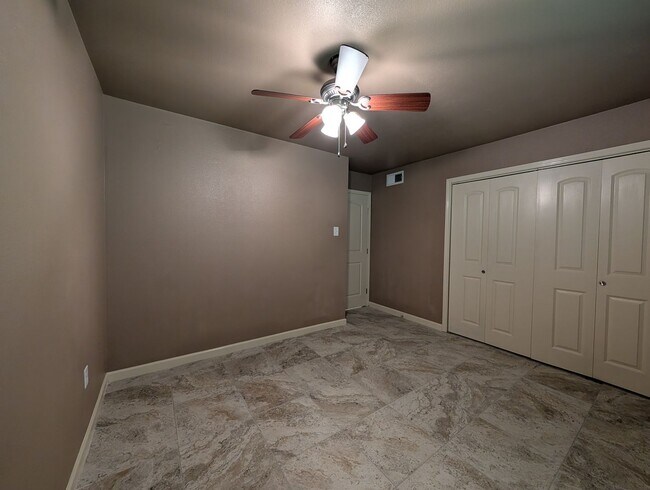 Building Photo - 2/2 Condo on Lake McQueeny / Waterfront Co...