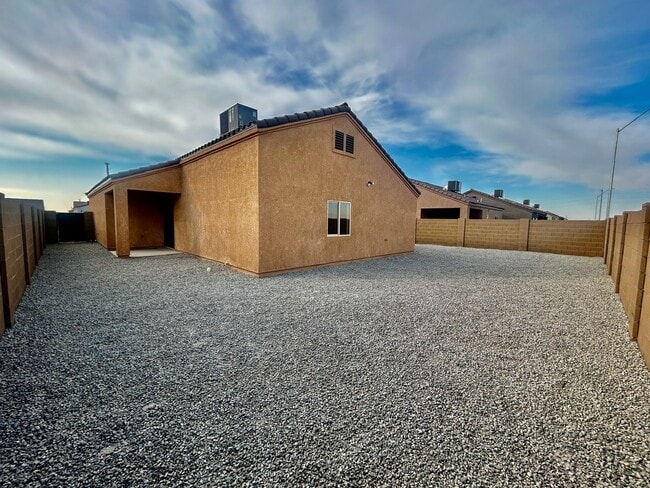 Building Photo - Contemporary La Vida Home, 2024 Build