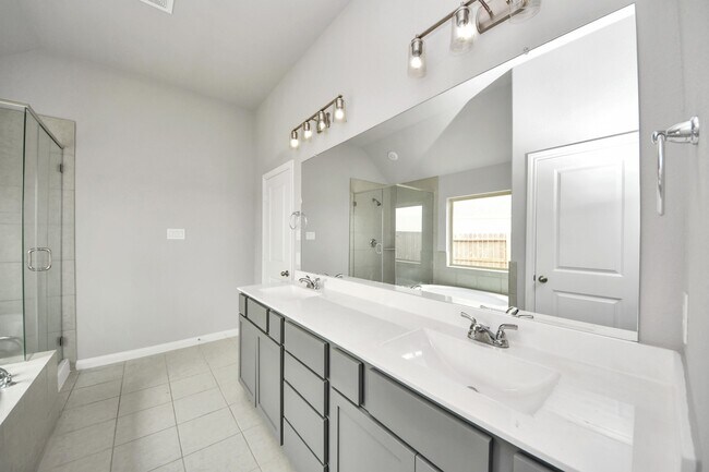 Building Photo - 859 Sarasota Shore Dr