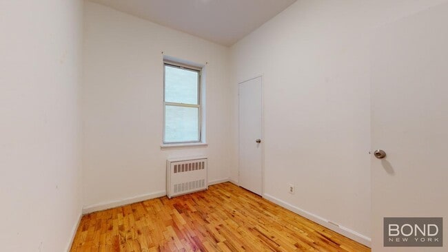 Building Photo - 342 E 87th St