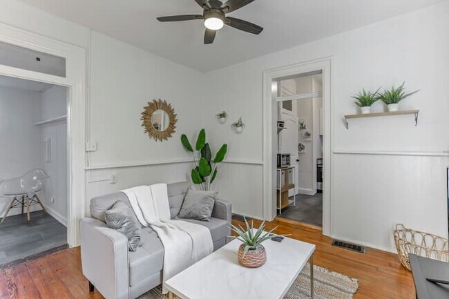 Building Photo - The Artist's Apt. | 1BR | Short North | +Parking