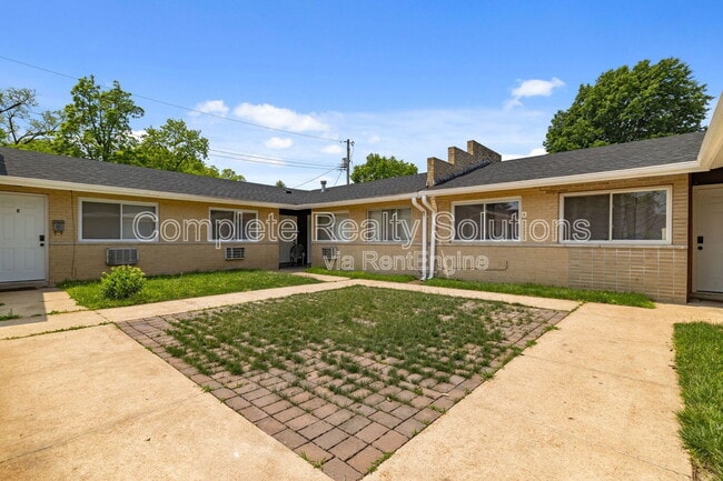 Building Photo - 2323 Woodson Rd