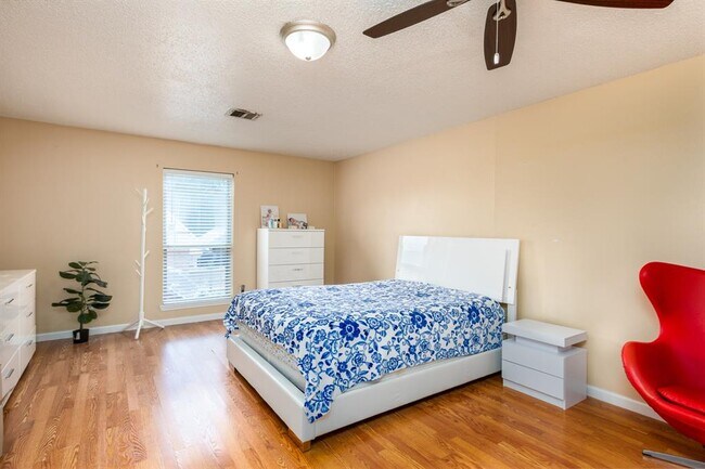 Building Photo - 3111 Windmill St