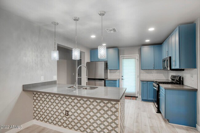 Building Photo - 1817 N 21st St