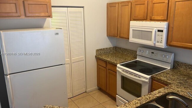 Building Photo - 8706 NW 38th Dr