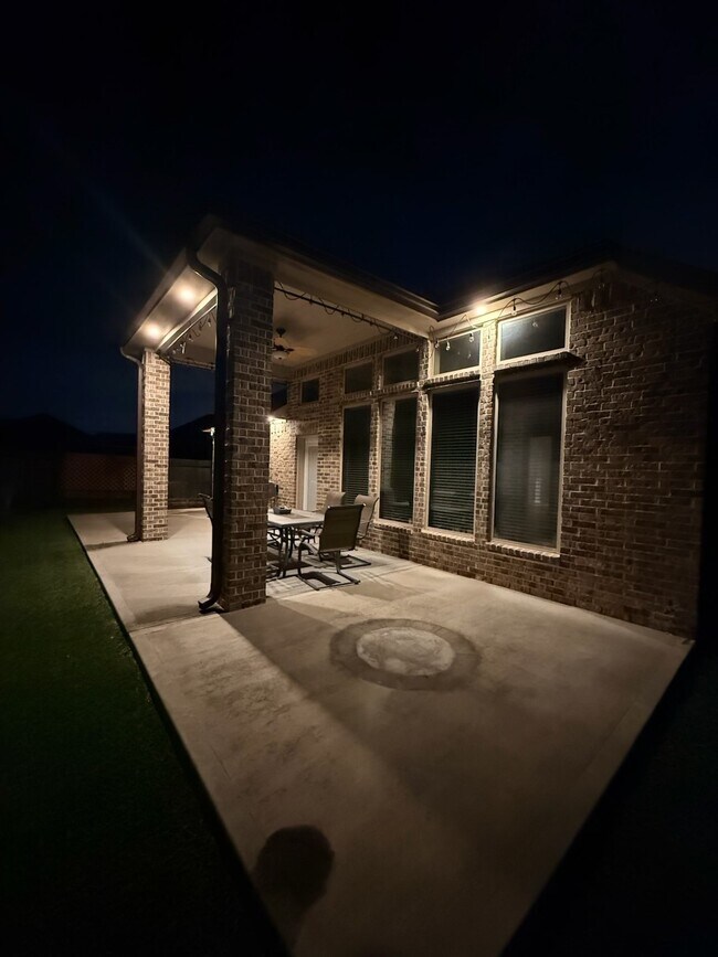 Building Photo - 8111 Sweet Gardens Ct