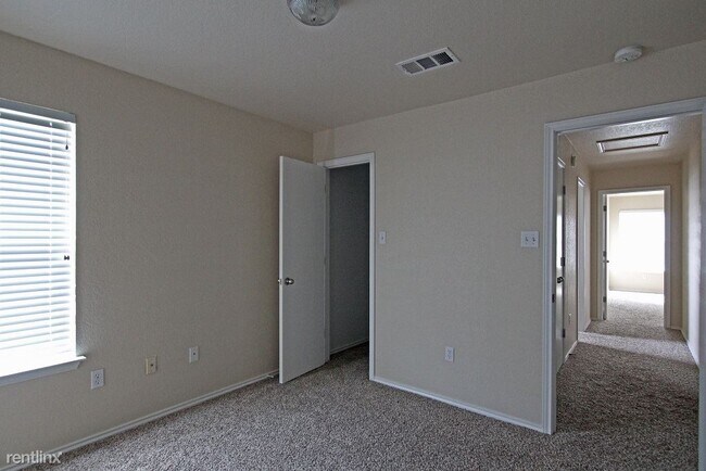 Building Photo - 3 br, 2.5 bath House - 1115 Madison