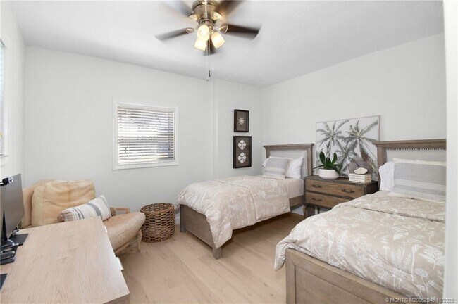 Building Photo - 1425 SW Egret Way