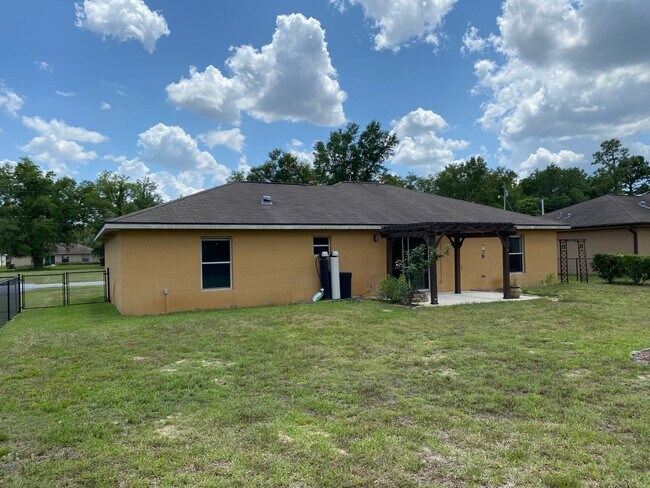 Building Photo - Desirable SW Rainbow Park Neighborhood 3/2...