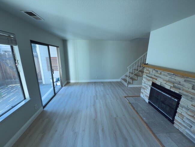 Building Photo - 3322 Santa Rita Rd