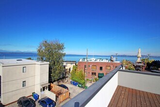 Building Photo - LUXURY ALKI 3 BED TOWNHOME FOR RENT W EXPANSIVE WATER VIEWS!