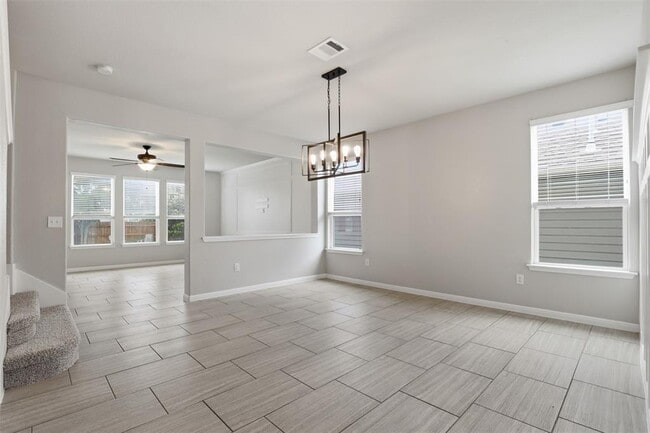 Building Photo - 113 Bastian Ln