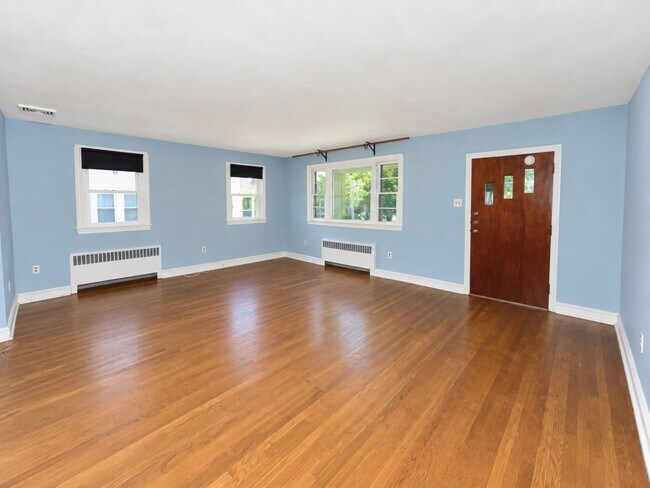 Building Photo - 6797 Lawnton St
