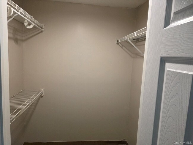 Building Photo - 4 Hudson Heights Dr