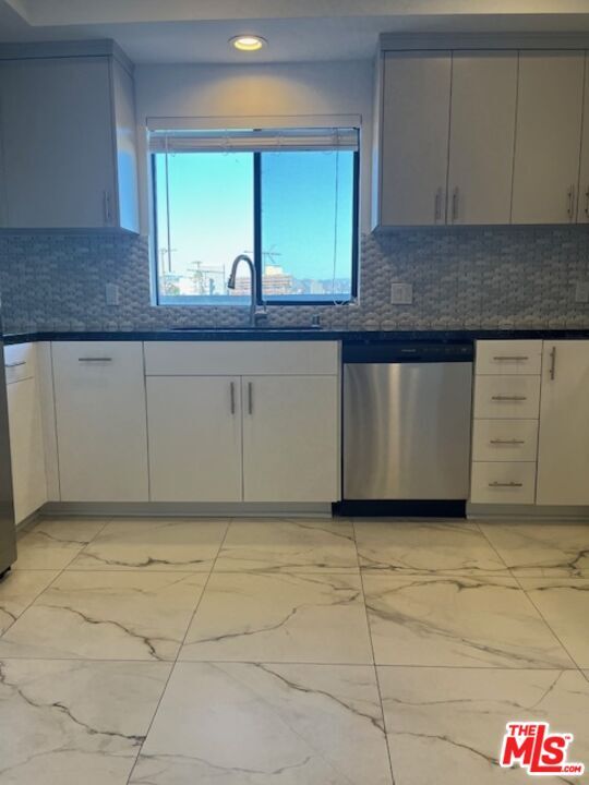 Building Photo - 1445 S Fairfax Ave