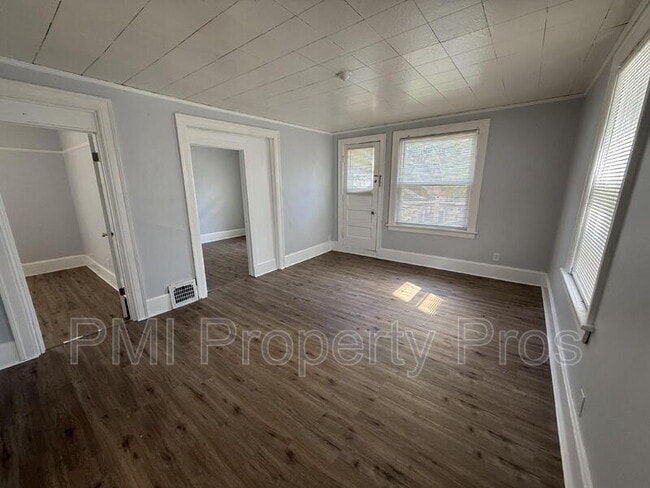 Building Photo - 2853 N Booth St